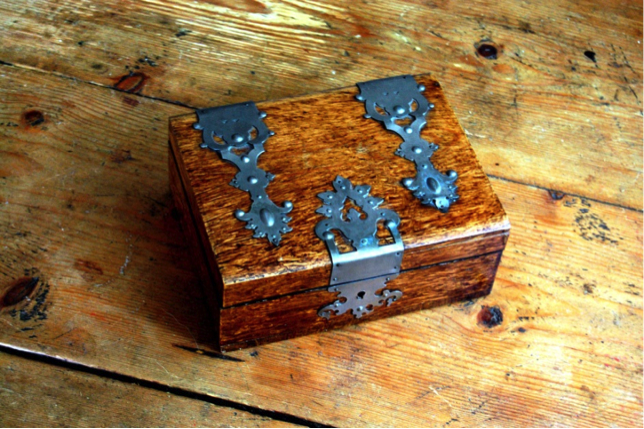 Unlocking the Benefits of Memory Boxes for Individuals with Alzheimer’s